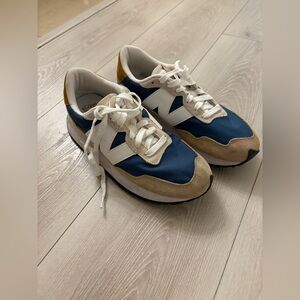 New Balance Women's 237 Retro Sneaker